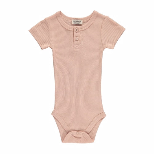 marmar leggins, marmar body, marmar t-shirt, marmar pants, marmar t shirt, t shirt pige, undertrøje pige, top pige, undertrøje marmar, top marmar, tamra marmar t shirt, tamra nougat marmar, pitti marmar, pitti nougat, benedicte marmar, benedicte body, body marmar, body nougat, body brun, unisex body, unisex marmar, caramel body marmar, caramel leggins, brune leggins børn, pige leggins, dreng leggins, leggins unisex, body lange ærmer, body korte ærmer, kortærmet body marmar, langærmet body marmar,