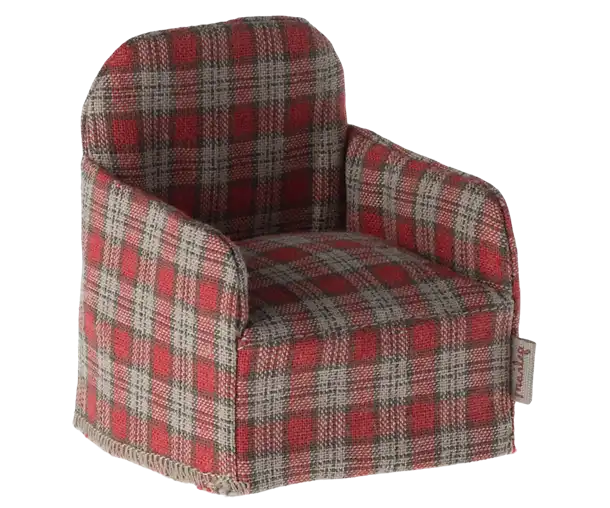 Maileg, babyseng, babycot, legetøj, børnelegetøj, musseseng, dukkeseng, Maileg dansende kat & Mus i skoæske Maileg Storebror mus i nattøj, Maileg - Lænestol, Mus - Rød tern