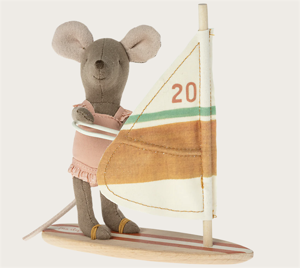 Strandmus, Surfer, Lillesøster