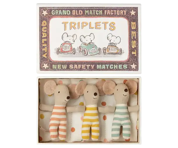 Maileg, babyseng, babycot, legetøj, børnelegetøj, musseseng, dukkeseng, Maileg dansende kat & Mus i skoæske Maileg Storebror mus i nattøj, Maileg-Bedstefar & Bedstemor i tændstik æske,Maileg -  Trillinger, Baby mus i tændstikæske