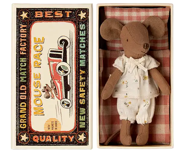 Storesøster mus i tændstikæske