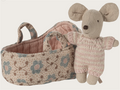 Baby mouse in carry cot - Rose