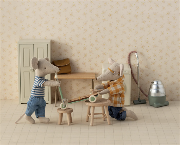 LouiMax, Mouse, Big brother