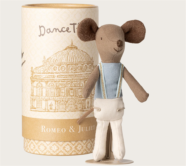 Ballet dancer mouse, Big brother