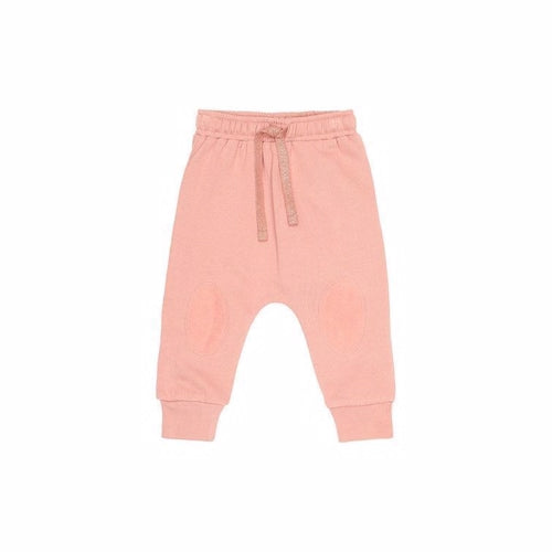 Soft Gallery, SG, babytøj, børnetøj, tøj, sweat, lyserød, blød, pigetøj, pige-tøj,  pigebaby, babypige, babygirl, baby, mærketøj, mærkevarer, mærke, dansk design, pige, bomuld, blød, jakke, med knapper, japan, japansk, stil, optimism, optimisme, bukser, pants, underdel, pigepants, babypants, babybukser, joggingbukser, joggingstof, sweats, sweatbukser, babysweats, sweat pants, rose, dawn, karl, snørebånd, team, teamspirit, udsalg, tilbud, januarudsalg, guld, glimmer, glimmerbånd