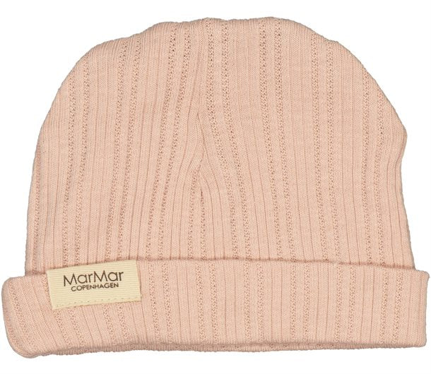 marmar hue, modal, babyhue, hue, babyhue, hue til baby, blød hue, hat, aiko hue, aiko hue fra Marmar, Hue i poppy, hue med blomsterprint, babyhue til piger, hue til piger, hue til nyfødt, rosa hue. Light Cheek