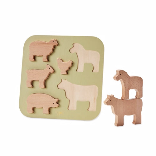 Dansk design, by Astrup, børn i tanke, moderne design, trælegetøj, aktivitetslegetøj, indlæring, alfabetet, klodser, legetøj, træ, bæredygtig, miljøvenlig, spil, læring, uddannelse, educative, FSC mærket, sund leg, motorisk leg