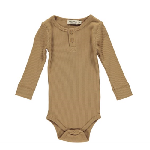 marmar leggins, marmar body, marmar t-shirt, marmar pants, marmar t shirt, t shirt pige, undertrøje pige, top pige, undertrøje marmar, top marmar, tamra marmar t shirt, tamra nougat marmar, pitti marmar, pitti nougat, benedicte marmar, benedicte body, body marmar, body nougat, body brun, unisex body, unisex marmar, caramel body marmar, caramel leggins, brune leggins børn, pige leggins, dreng leggins, leggins unisex, body lange ærmer, body korte ærmer, kortærmet body marmar, langærmet body marmar,