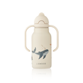 Børn drikkeflaske fra Liewood,Liewood - Kimmie vandflaske (250 ml.) - Sea creature  Sandy, Liewood - Falk vandflaske (250 ml.) - All together sandy, Drikkedunk, drikkedunk med sugerør, vandflaske med sugerør 

Falk vandflasken er lavet af det bedste kvalitetsstål på markedet – førsteklasses 18/8-stål. Den er isoleret og holder indholdet både koldt og varmt.