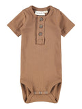 Lil' Atelier - BABY |Isak SS Slim Body // Partridge