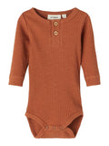 Lil Atelier Rajo LS Body // Bran, økologisk bomuld lil atelier body, body drenge, body pige, bodystocking